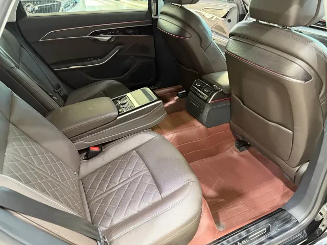 Audi A8 — Фото автомобиля 7