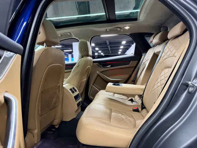 Jaguar F-Pace — Фото автомобиля 5