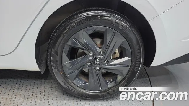 Hyundai AVANTE Avante (CN7) — Фото автомобиля 20