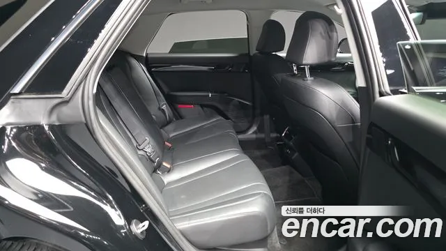 Hyundai Grandeur Grandeur (GN7) 2.5 Бензин 2WD — Фото автомобиля 9