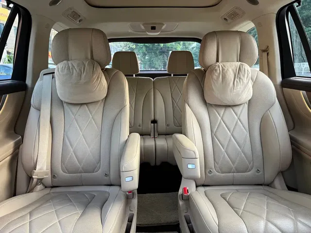 AITO Wenjie AITO M9 2024 Extended Range Ultra 42kWh 6-Seater — Фото автомобиля 26