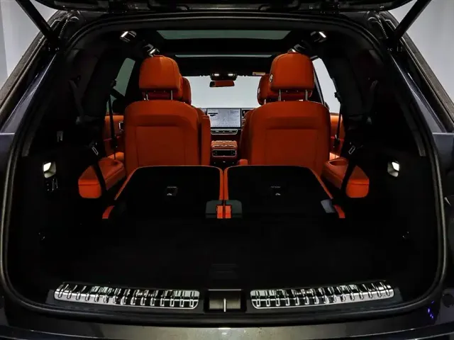 Li Auto L8 — Фото автомобиля 10
