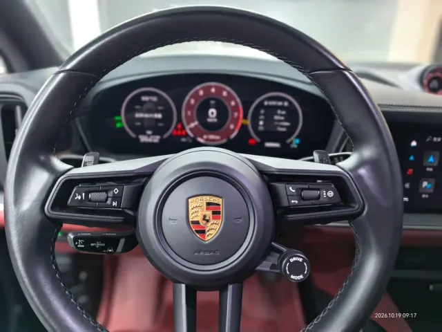 Porsche Cayenne — Фото автомобиля 8