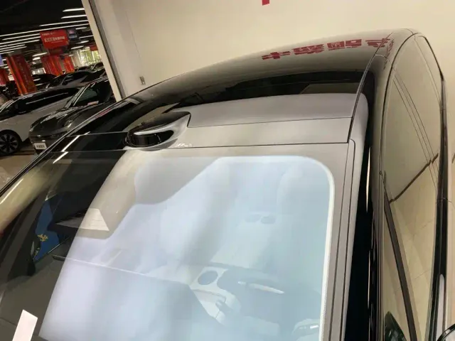 Li Auto MEGA — Фото автомобиля 5
