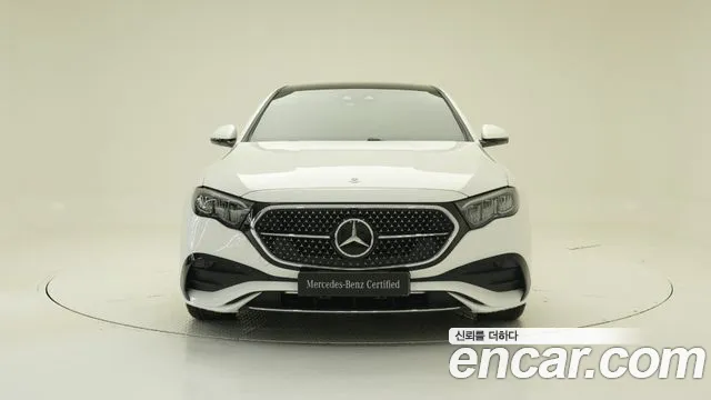 Mercedes-Benz E-Class — Фото автомобиля 3