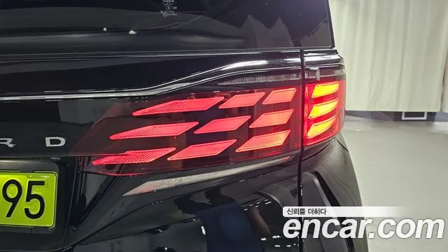 Toyota Alphard — Фото автомобиля 22