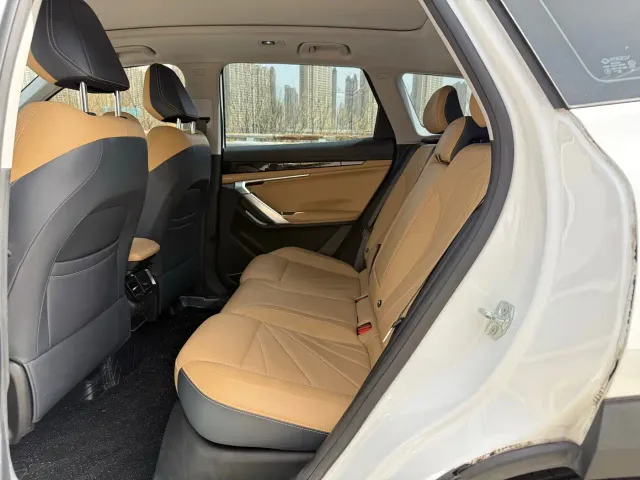 Geely Boyue L — Фото автомобиля 5