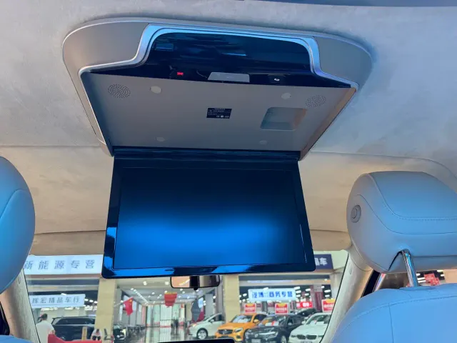 Mercedes-Benz Vito 2023 2.0T Business 7-Seater — Фото автомобиля 21