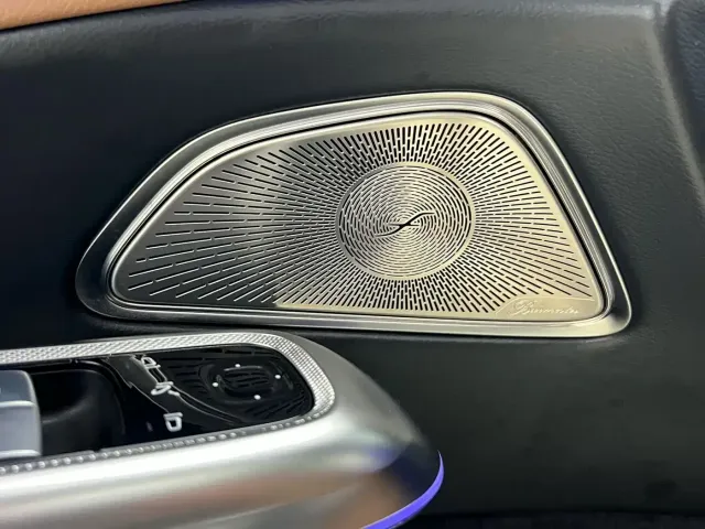Mercedes-Benz E-Class — Фото автомобиля 19