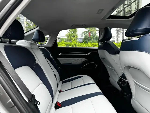 Geely Emgrand — Фото автомобиля 11