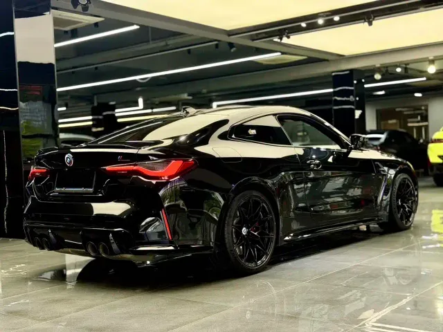 BMW M4 — Фото автомобиля 8