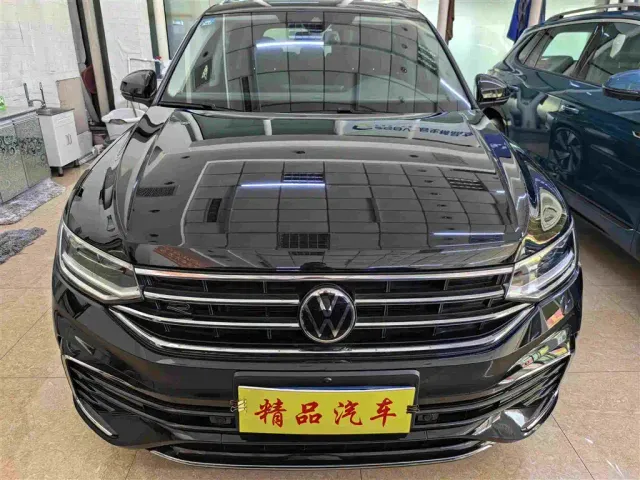 Volkswagen Tiguan L — Фото автомобиля 2