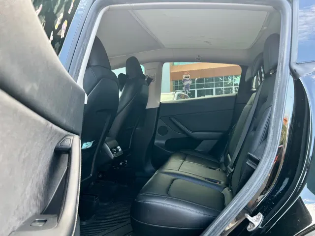 Tesla Model Y — Фото автомобиля 7