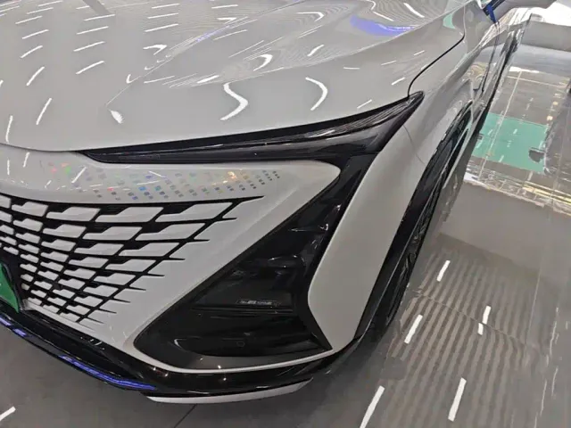 Changan UNI-T — Фото автомобиля 23