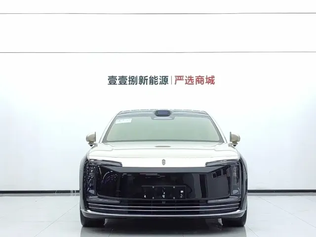Zunjie Zunjie S800 2025 Model Extended Range Starlight Executive Edition 4-seater — Фото автомобиля 2