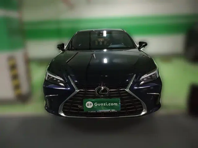 Lexus ES — Фото автомобиля 2