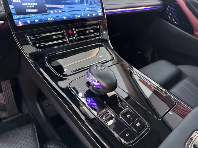 GAC Trumpchi E9 — Фото автомобиля 12