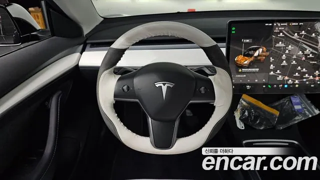 Tesla Model 3 — Фото автомобиля 4