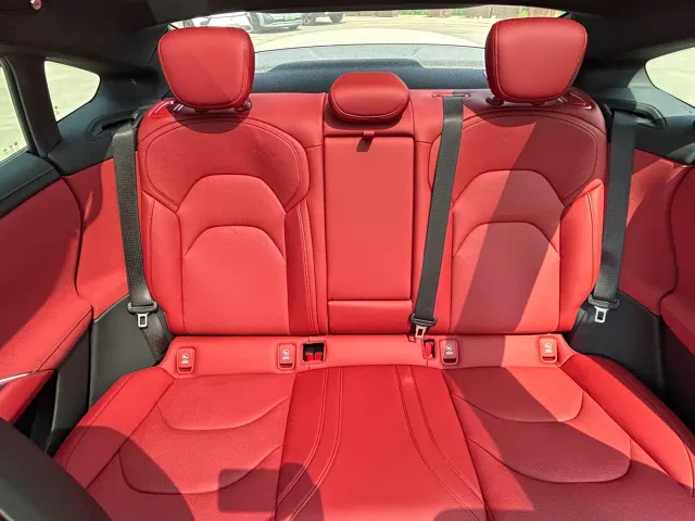 Xiaomi SU7 — Фото автомобиля 12