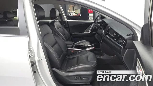 Kia Niro Niro Plus Air — Фото автомобиля 11