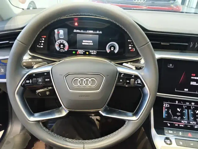 Audi A7L — Фото автомобиля 10