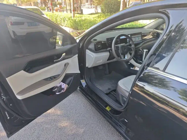 BYD Qin PLUS — Фото автомобиля 12