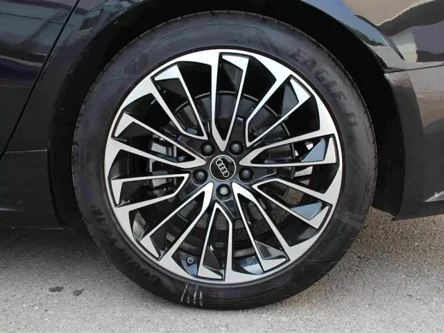 Audi A7L — Фото автомобиля 15