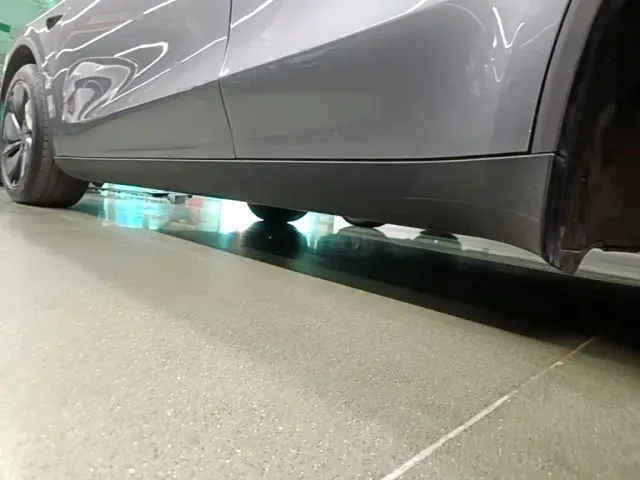 Tesla Model Y — Фото автомобиля 21