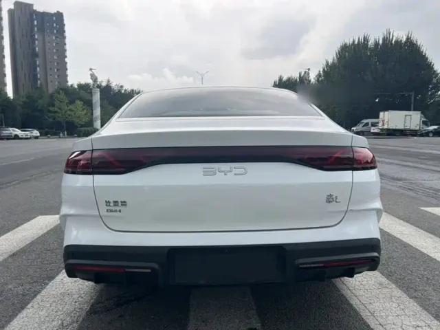 BYD Qin L — Фото автомобиля 16