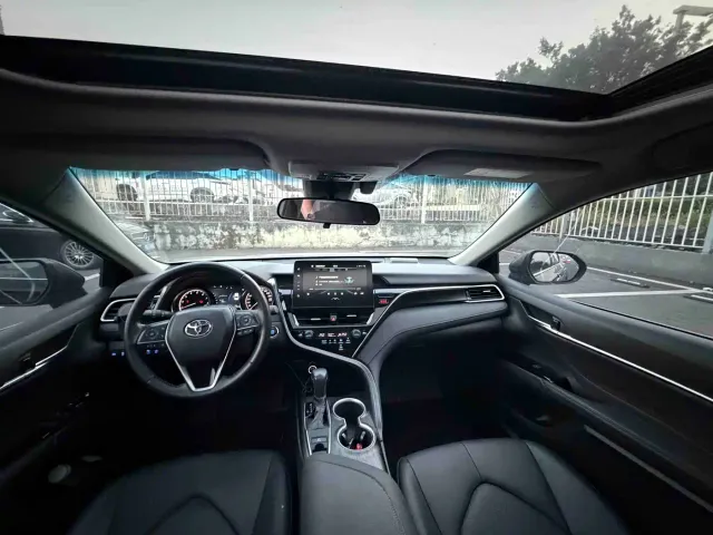 Toyota Camry — Фото автомобиля 10