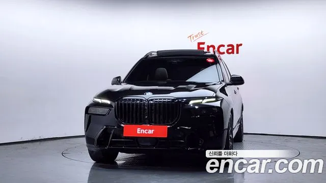 BMW X7 — Фото автомобиля 2
