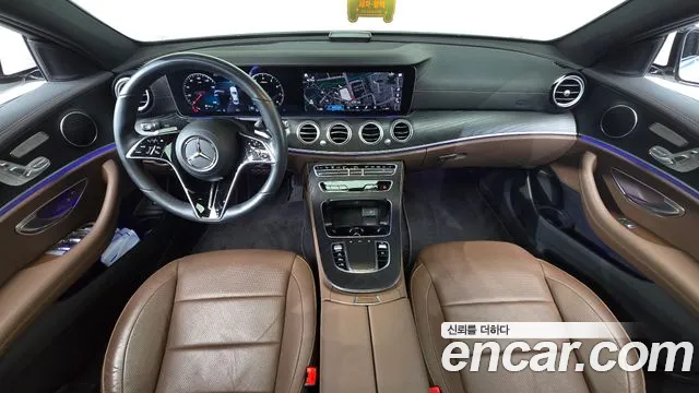 Mercedes-Benz E-Class — Фото автомобиля 7