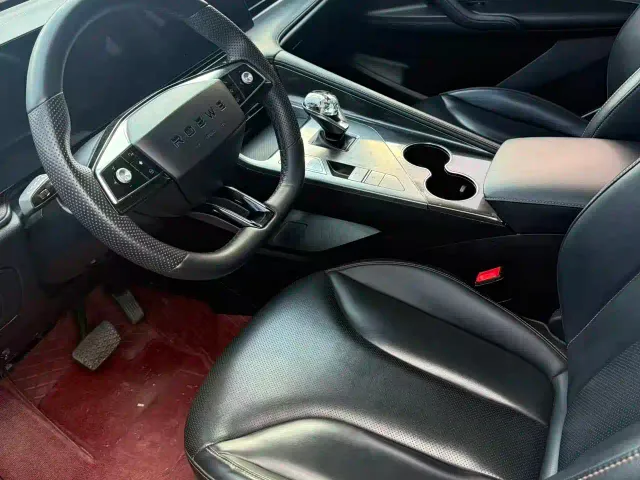 Roewe RX5 — Фото автомобиля 4