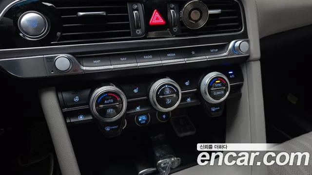 Genesis G70 New — Фото автомобиля 23