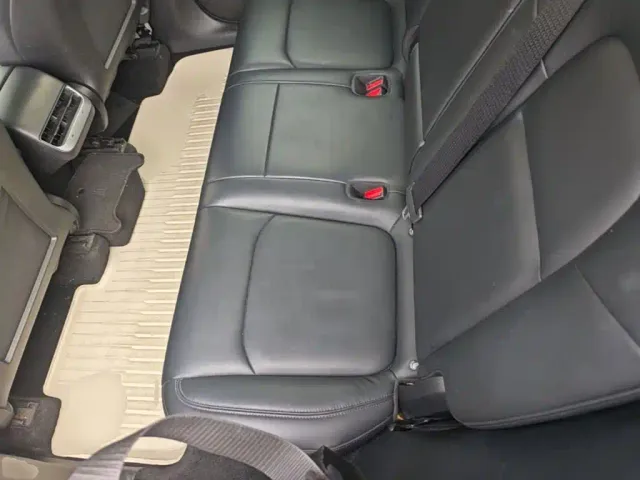 Tesla Model Y — Фото автомобиля 16