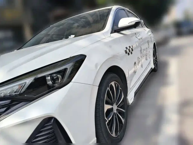 Фотография автомобиля — Changan Eado