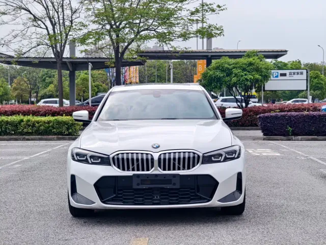 BMW 3 Series — Фото автомобиля 2