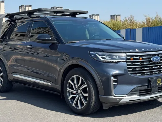 Ford Explorer — Фото автомобиля 3