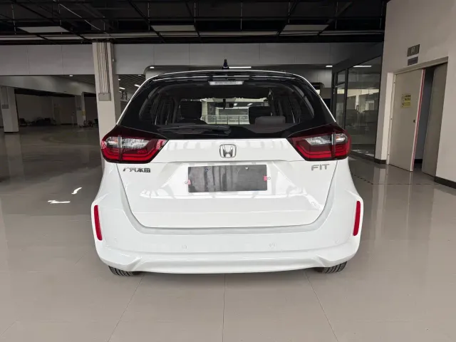 Honda Fit — Фото автомобиля 5