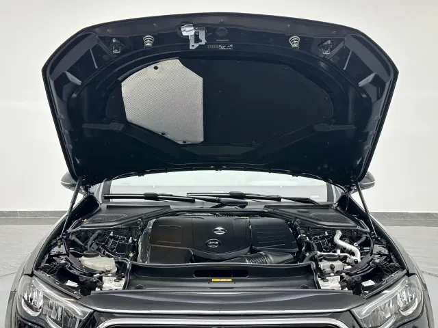 Mercedes-Benz E-Class — Фото автомобиля 20
