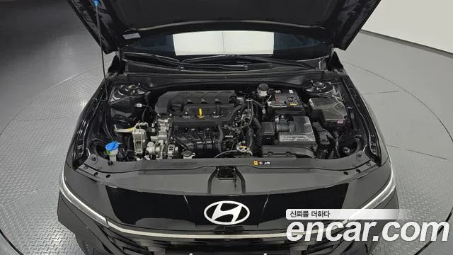 Hyundai Avante CN7 — Фото автомобиля 9
