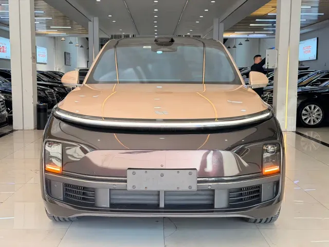 Li Auto L9 — Фото автомобиля 3