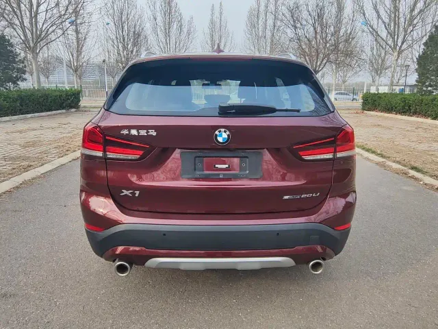 BMW X1 — Фото автомобиля 11