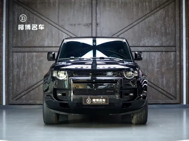 Land Rover Defender — Фото автомобиля 2