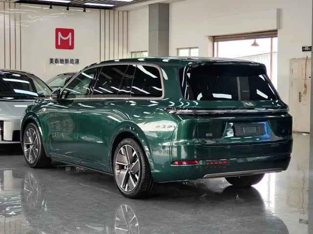 Li Auto L9 — Фото автомобиля 16