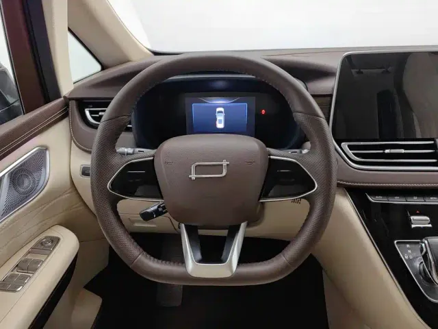Bestune Besturn M9 — Фото автомобиля 11