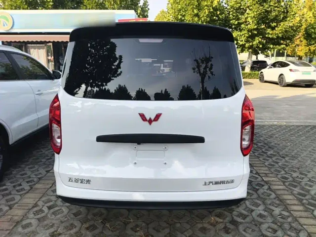 Wuling Hongguang — Фото автомобиля 5