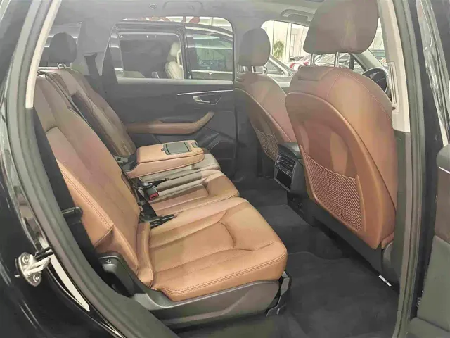 Audi Q7 — Фото автомобиля 13