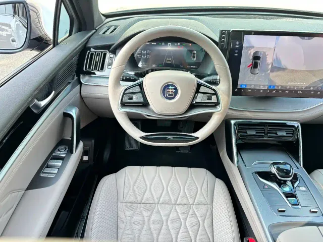 BYD Tang — Фото автомобиля 14
