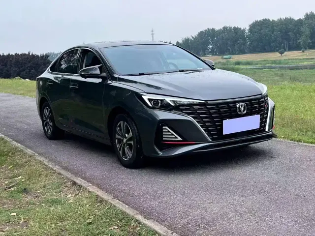 Changan Eado — Фото автомобиля 3